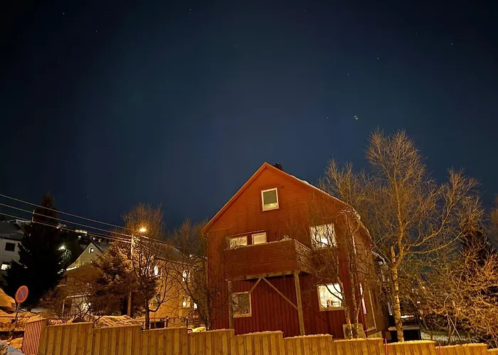 Arctic - Cozy Near And Fjord Apartamento Tromsø